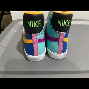 Brand new very cute NIKE BLAZERS Selling because they’re too big on me.